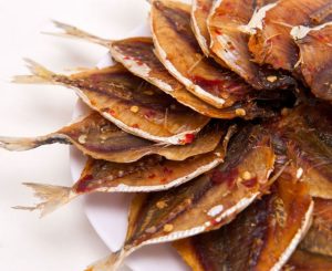 Gửi cá khô đi Nga giá rẻ